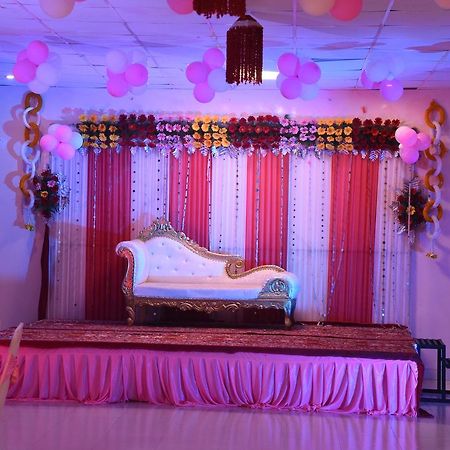 Red Carpet Hotels Noida Zewnętrze zdjęcie