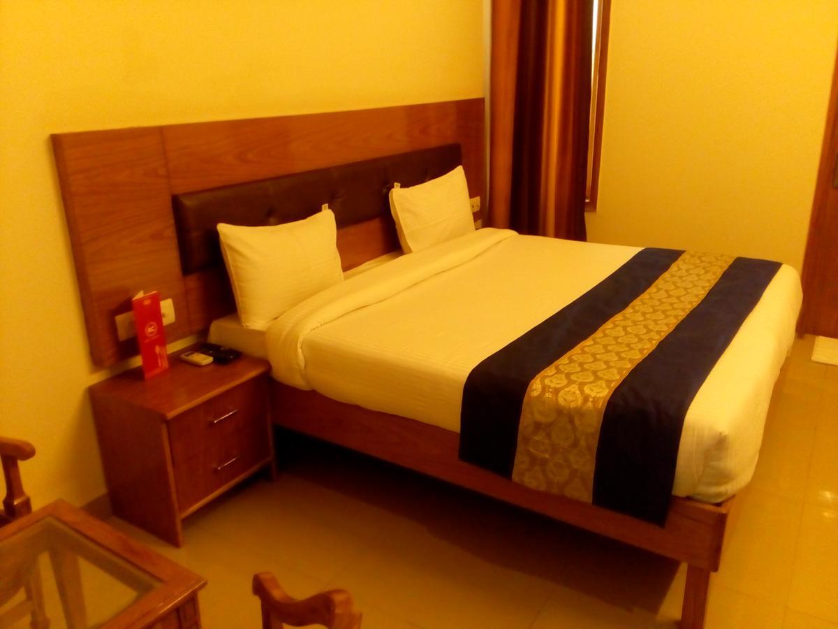 Red Carpet Hotels Noida Zewnętrze zdjęcie