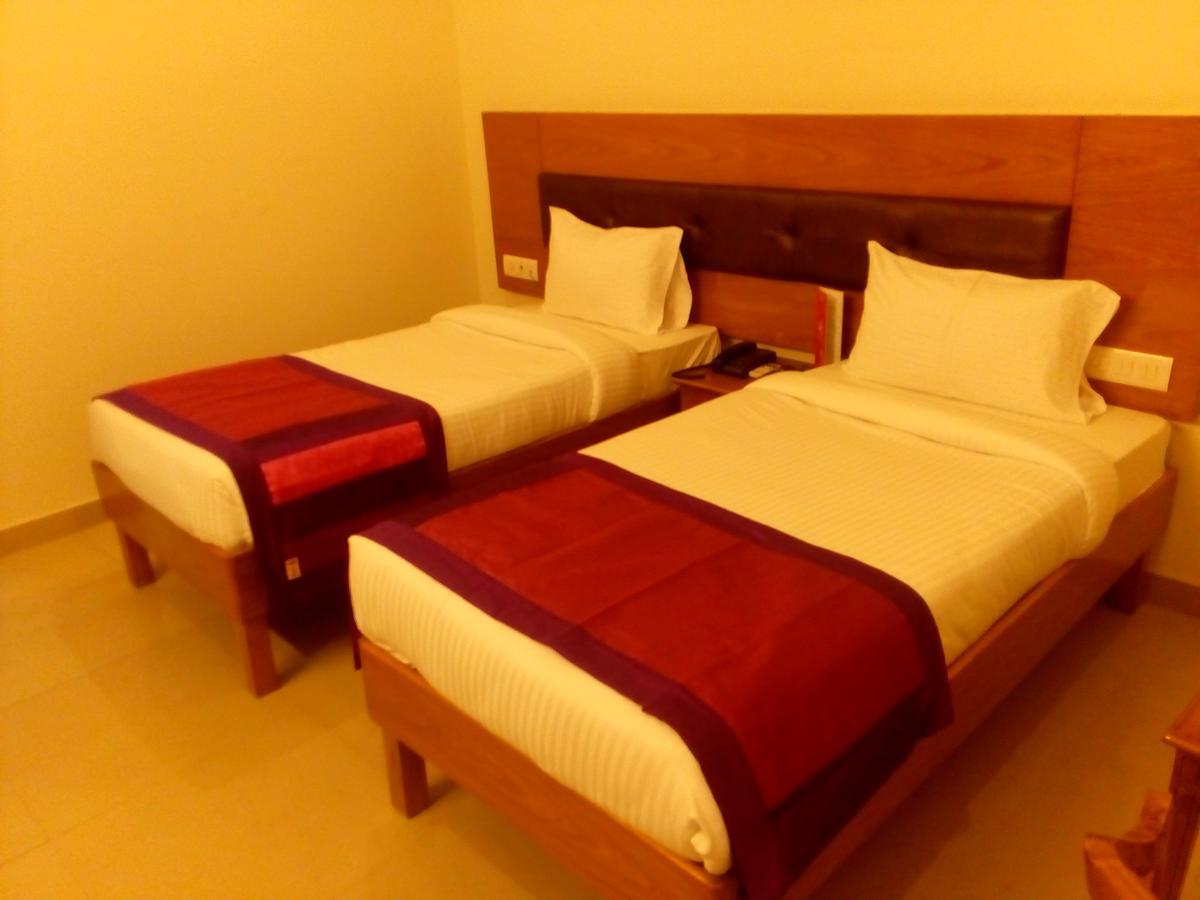 Red Carpet Hotels Noida Zewnętrze zdjęcie