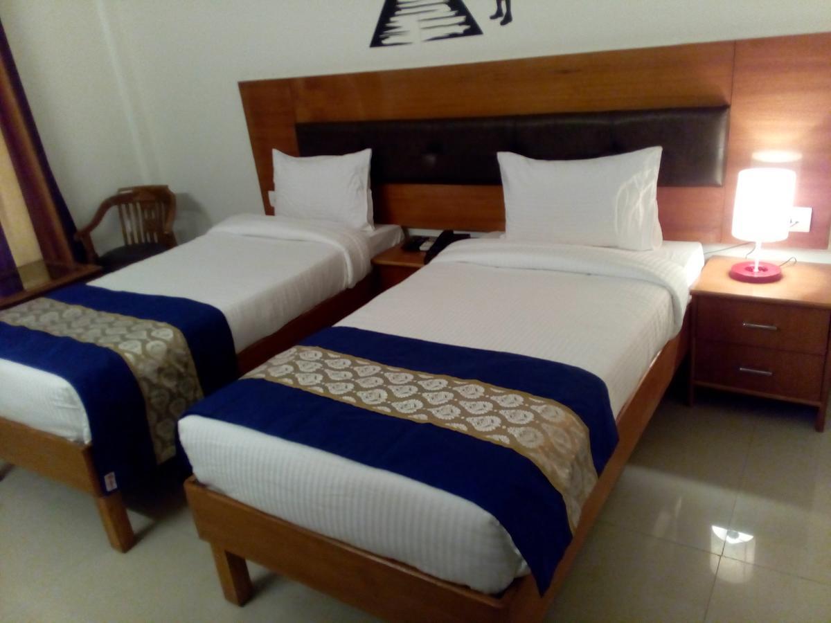 Red Carpet Hotels Noida Zewnętrze zdjęcie