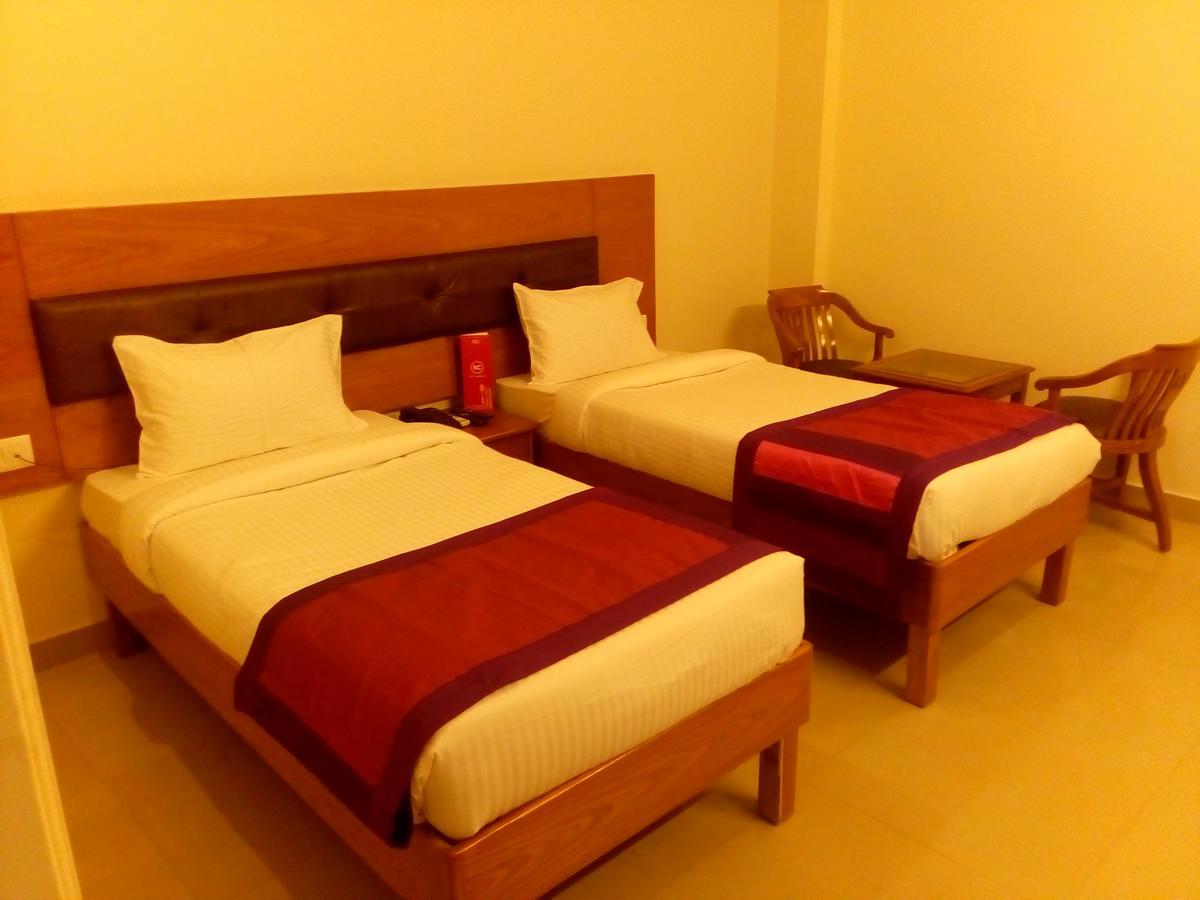 Red Carpet Hotels Noida Zewnętrze zdjęcie