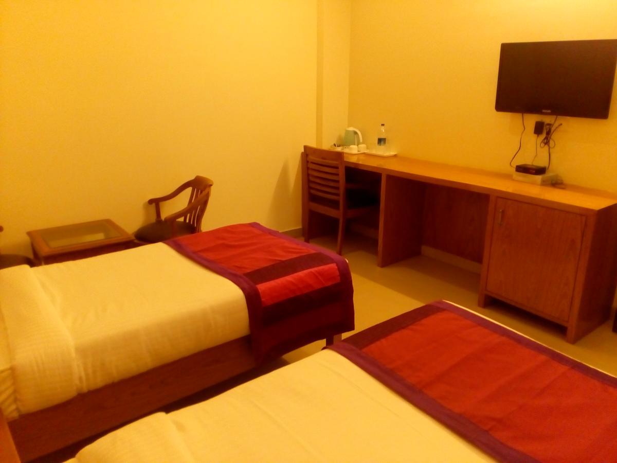 Red Carpet Hotels Noida Zewnętrze zdjęcie