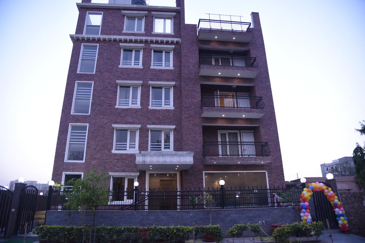 Red Carpet Hotels Noida Zewnętrze zdjęcie